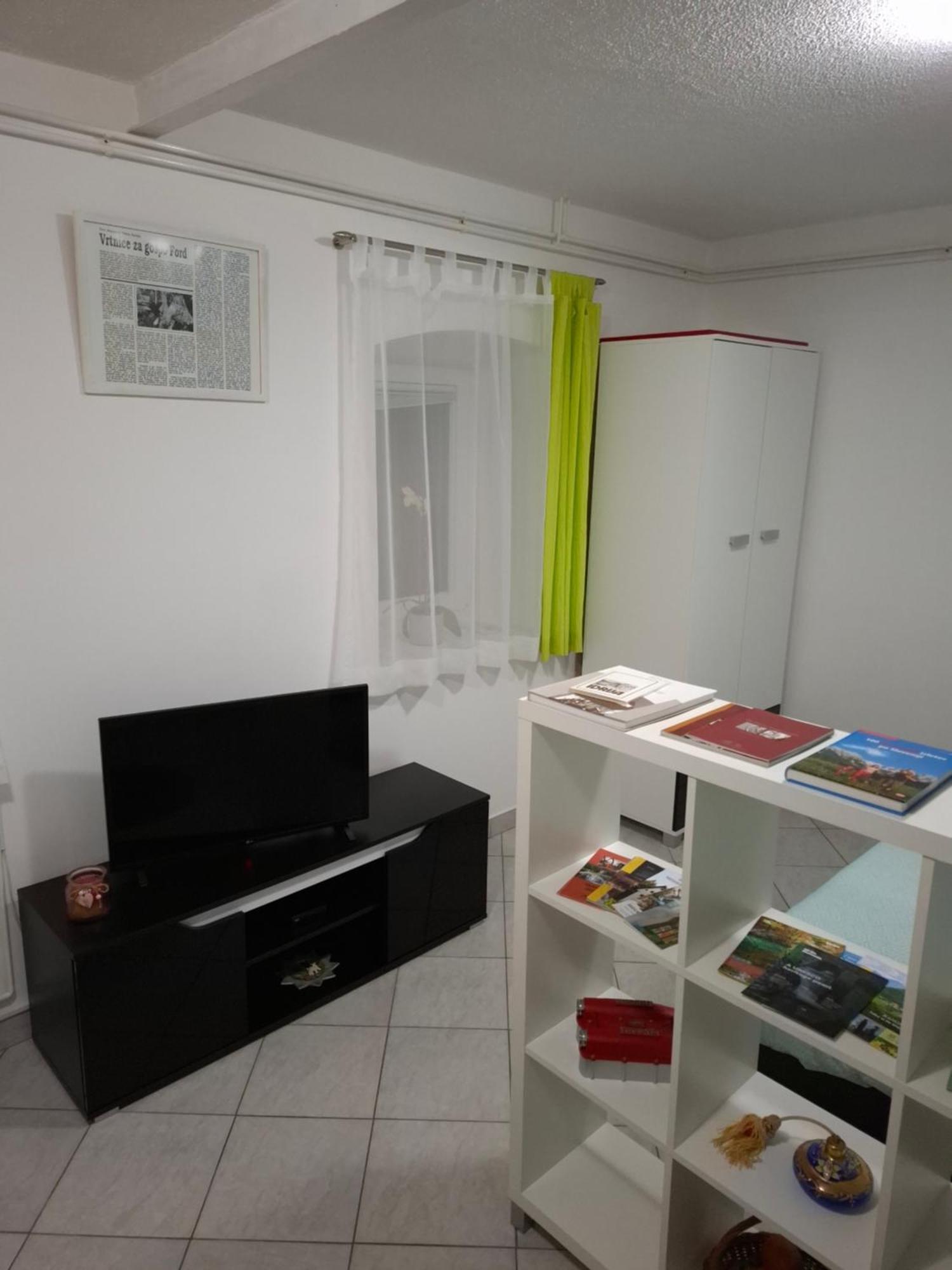 Apartma B & O Idrija Exteriör bild